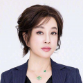 小女孩光溜溜的舞蹈